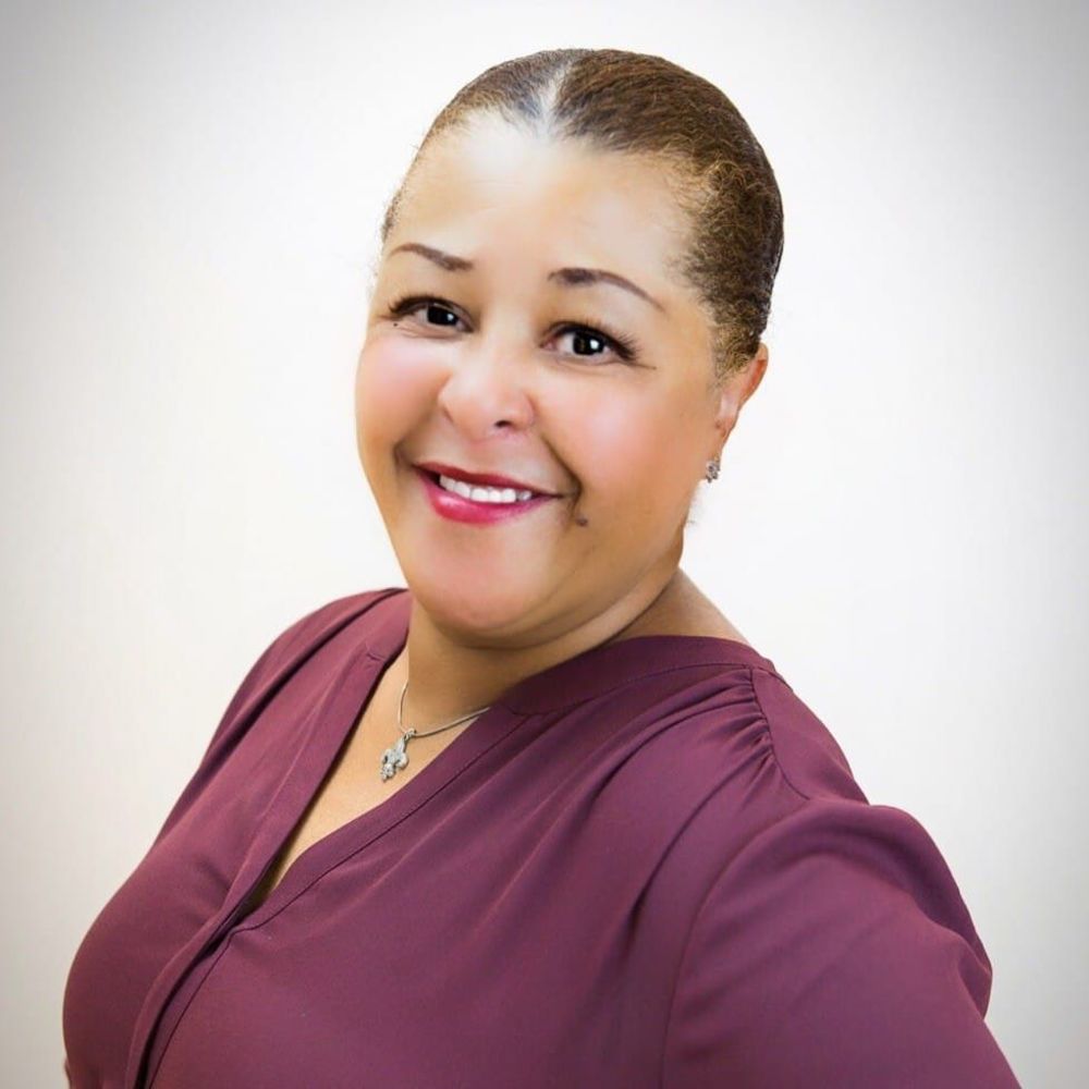Meet your Posher, Antoinette